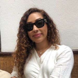 Meet your Posher, Priscilla